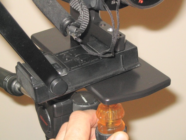 Tighten accessory screw